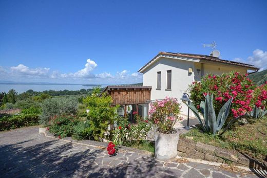 Villa in Passignano sul Trasimeno, Provincia di Perugia