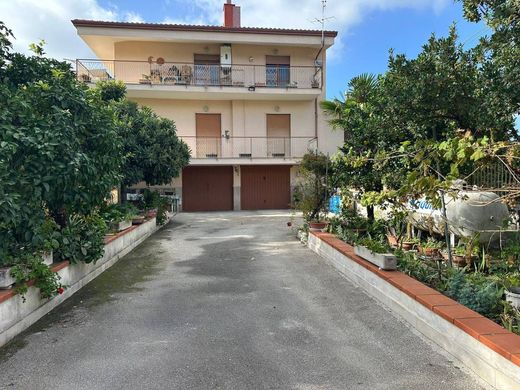 Villa Somma Vesuviana, Napoli ilçesinde