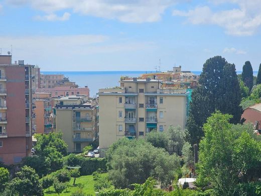 Appartamento a Genova, Liguria