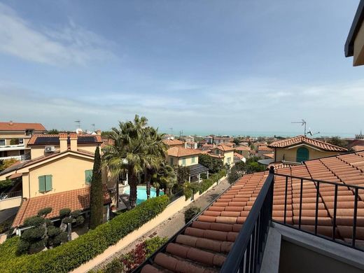 Villa in Porto San Giorgio, Province of Fermo