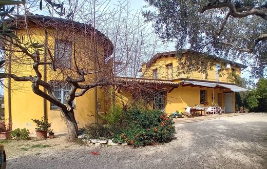 Villa Manoppello, Pescara ilçesinde