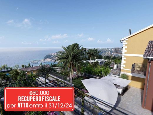 Apartment / Etagenwohnung in Albisola Superiore, Provincia di Savona