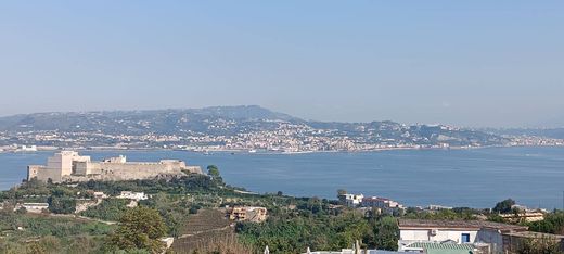 Villa Bacoli, Napoli ilçesinde