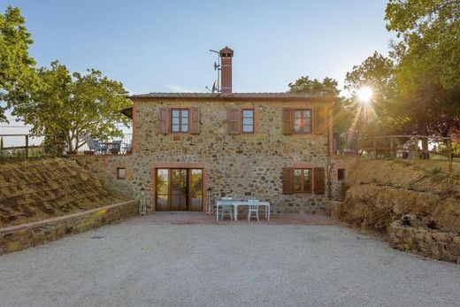 Country House in Sinalunga, Province of Siena