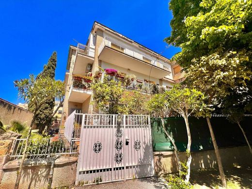 Daire Pozzuoli, Napoli ilçesinde