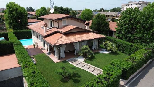 Villa in Chiari, Provincia di Brescia