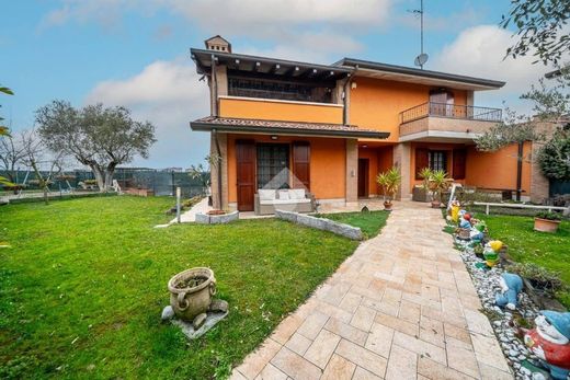 Villa Reggio nell'Emilia, Reggio Emilia ilçesinde