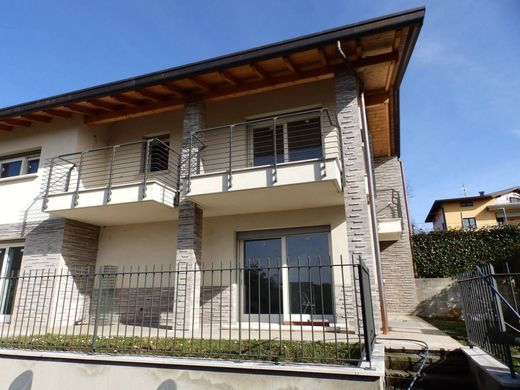 Willa w Lentate sul Seveso, Provincia di Monza e della Brianza