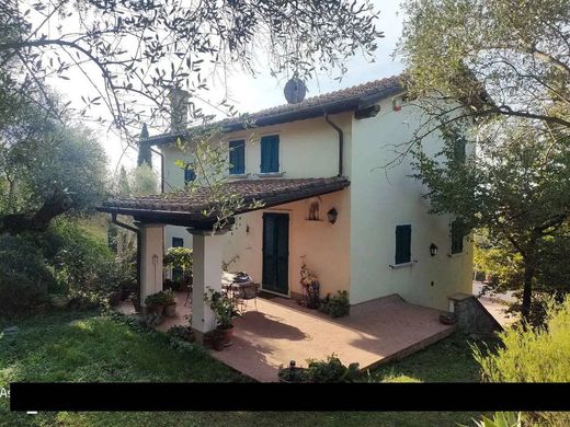 Villa - Pietrasanta, Provincia di Lucca