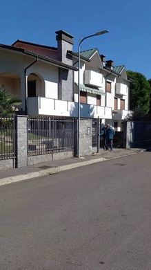 Villa in Sedriano, Milan