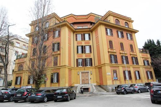 Apartment / Etagenwohnung in Rom, Latium