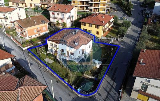 Villa in Sale Marasino, Provincia di Brescia