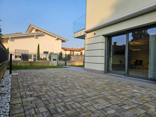 Villa in Ponte San Pietro, Provincia di Bergamo