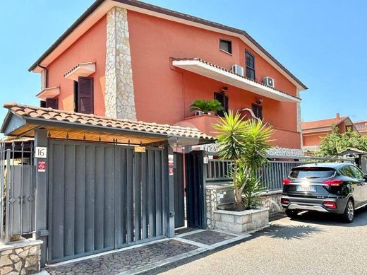 Villa in Rome, Latium