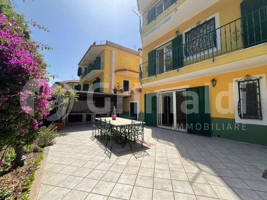 Villa - Pozzuoli, Nápoles