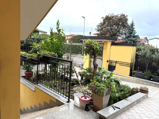 Cassina de' Pecchi, Città metropolitana di Milanoのヴィラ