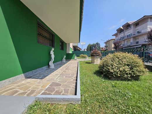 Villa a Almè, Bergamo