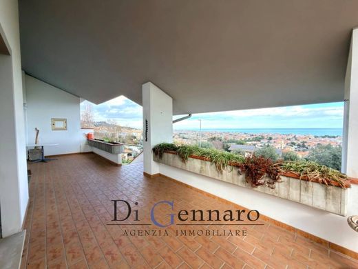 Villa in Tortoreto, Provincia di Teramo