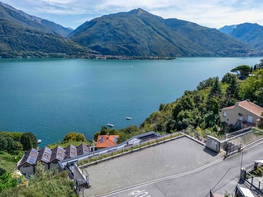 Ático en Cremia, Provincia di Como