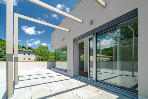 بنتهاوس ﻓﻲ بولونيا, Bologna