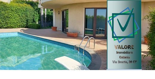 빌라 / San Giovanni la Punta, Catania