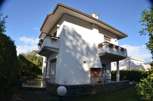 Villa in Pietrasanta, Provincia di Lucca