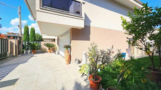 ‏וילה ב  Magenta, Città metropolitana di Milano