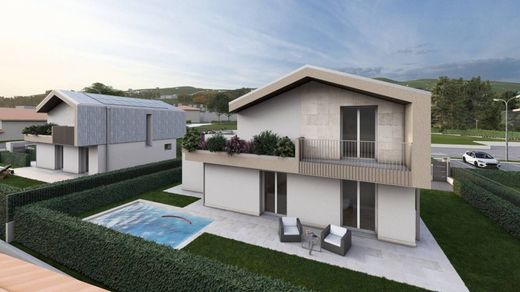 Villa in Albavilla, Provincia di Como