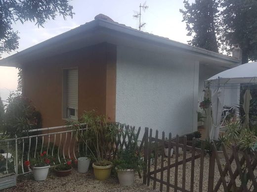 Villa a San Lorenzo al Mare, Imperia