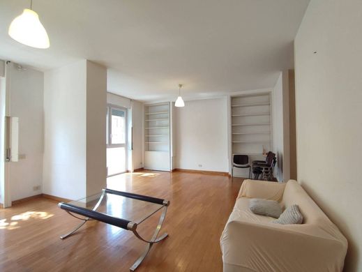 Appartamento a Milano, Lombardia