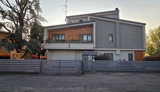 Villa in Brugherio, Province of Monza and Brianza