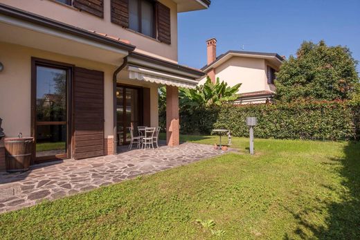 Вилла, Vimodrone, Милан