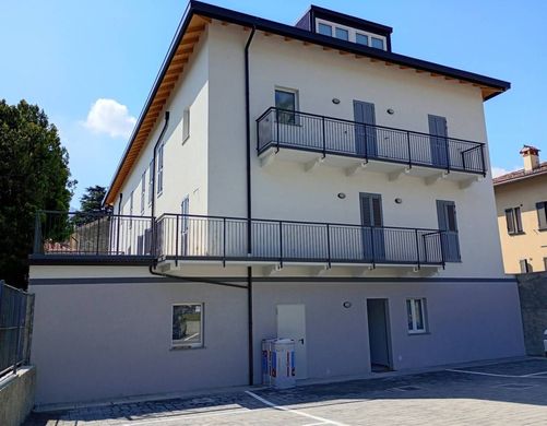 Appartement à Lecco, Provincia di Lecco