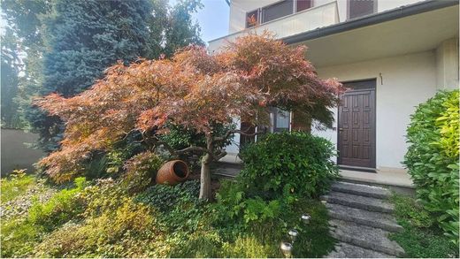 Villa in Carugate, Milan