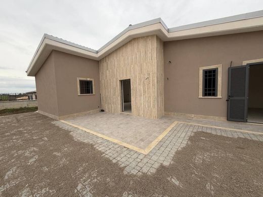 Villa a Marino, Roma