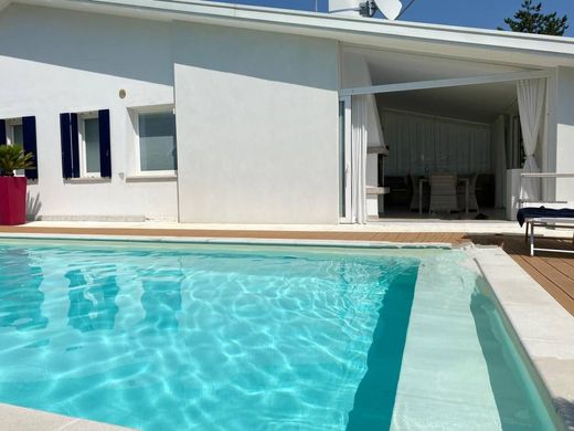 Rosolina, Provincia di Rovigoのヴィラ