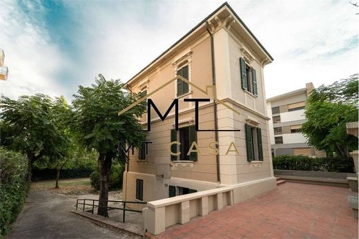 Villa in Pesaro, Pesaro and Urbino