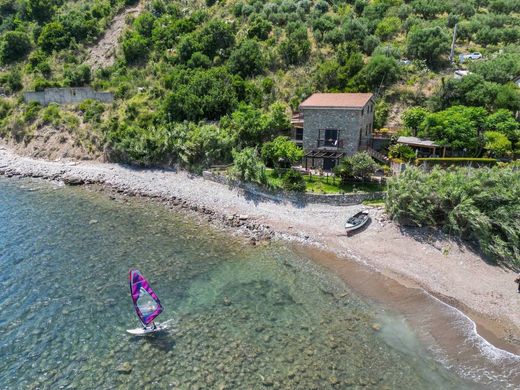 Apartment / Etagenwohnung in Pollica, Provincia di Salerno