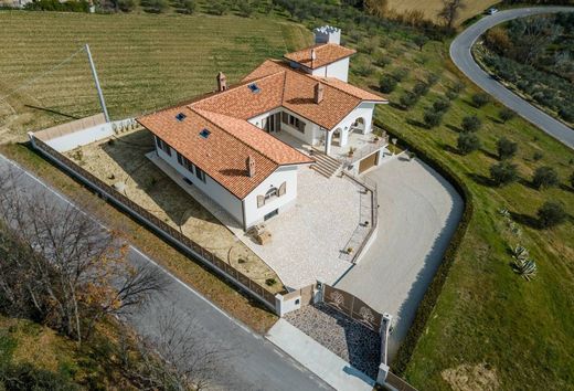 빌라 / Tortoreto, Provincia di Teramo