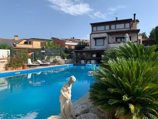 Villa in Guidonia Montecelio, Rome