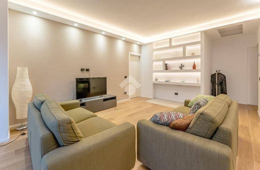 Apartment / Etagenwohnung in Mailand, Lombardei