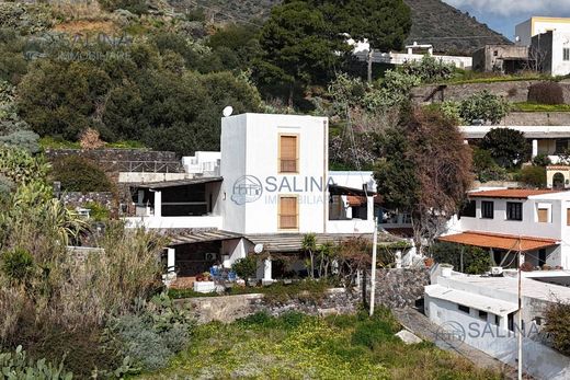 Villa in Santa Marina Salina, Province of Messina