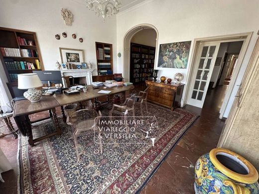 Appartamento a Viareggio, Lucca