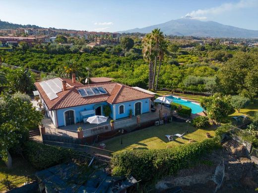 Villa in Aci Catena, Catania