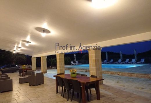 Villa a Ceglie Messapica, Brindisi