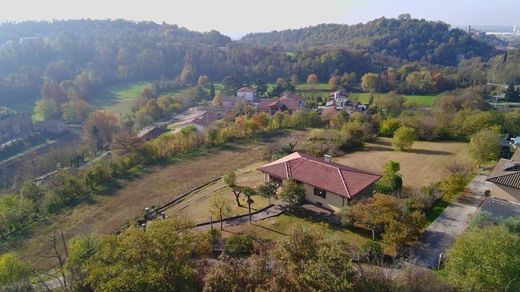 Villa in Castiglione delle Stiviere, Province of Mantua