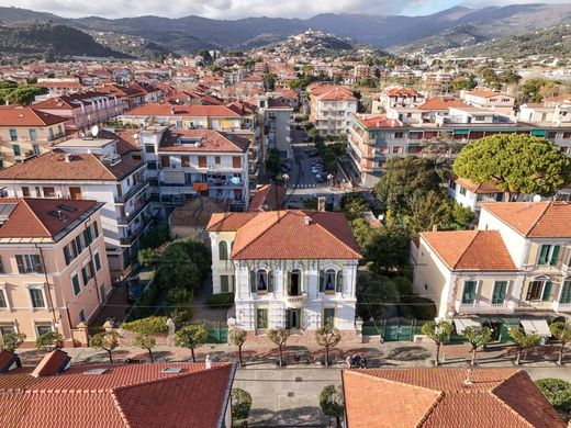 别墅  Diano Marina, 因佩里亚省