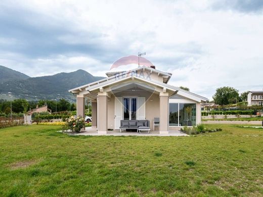 Villa a Terni, Umbria