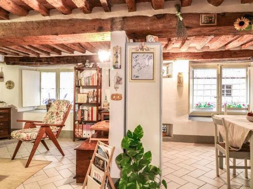 Apartamento - Lucca, Provincia di Lucca