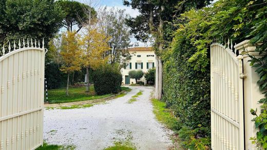Villa Cecina, Livorno ilçesinde